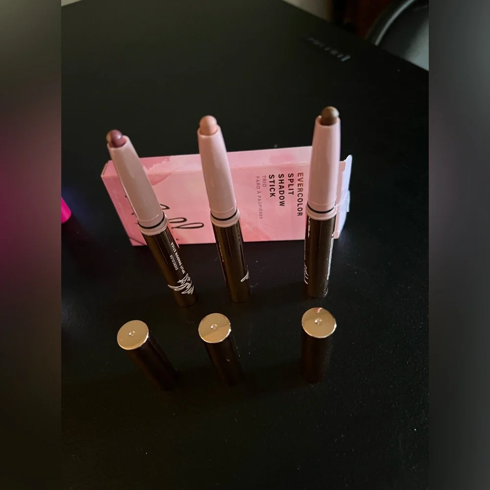 Mally Beauty MEDIUM TONE bundle with Blush Crush cosmetic bag 6 Pcs